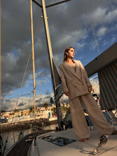 Load image into Gallery viewer, DOVE BOYFRIEND BLAZER