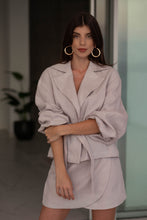 Load image into Gallery viewer, QUEEN belted JACKET